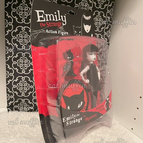 EMILY THE STRANGE AND MISTERY PROBLEM CHILD - DOLL & CAT FIGURE *SEALED* - Picture 3 of 5